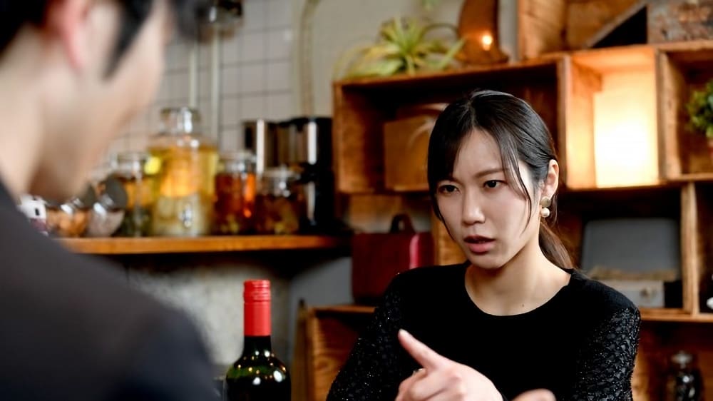 恋愛あるある⑧:束縛や監視を感じた瞬間にテンションが急降下